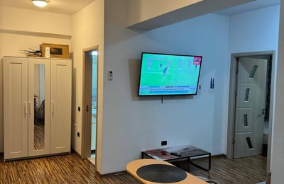 Alquiler de un cómodo apartamento de 2 habitaciones, 55 m², Constanța, Rumanía